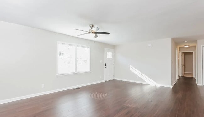 Building Photo - 631 Hurley Rd