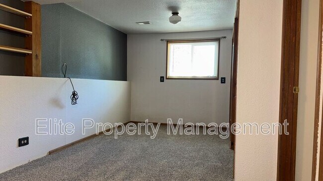 Building Photo - 21 Grissom Pl