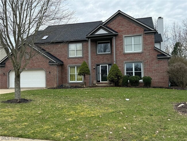 Building Photo - 242 Ravenshollow Dr