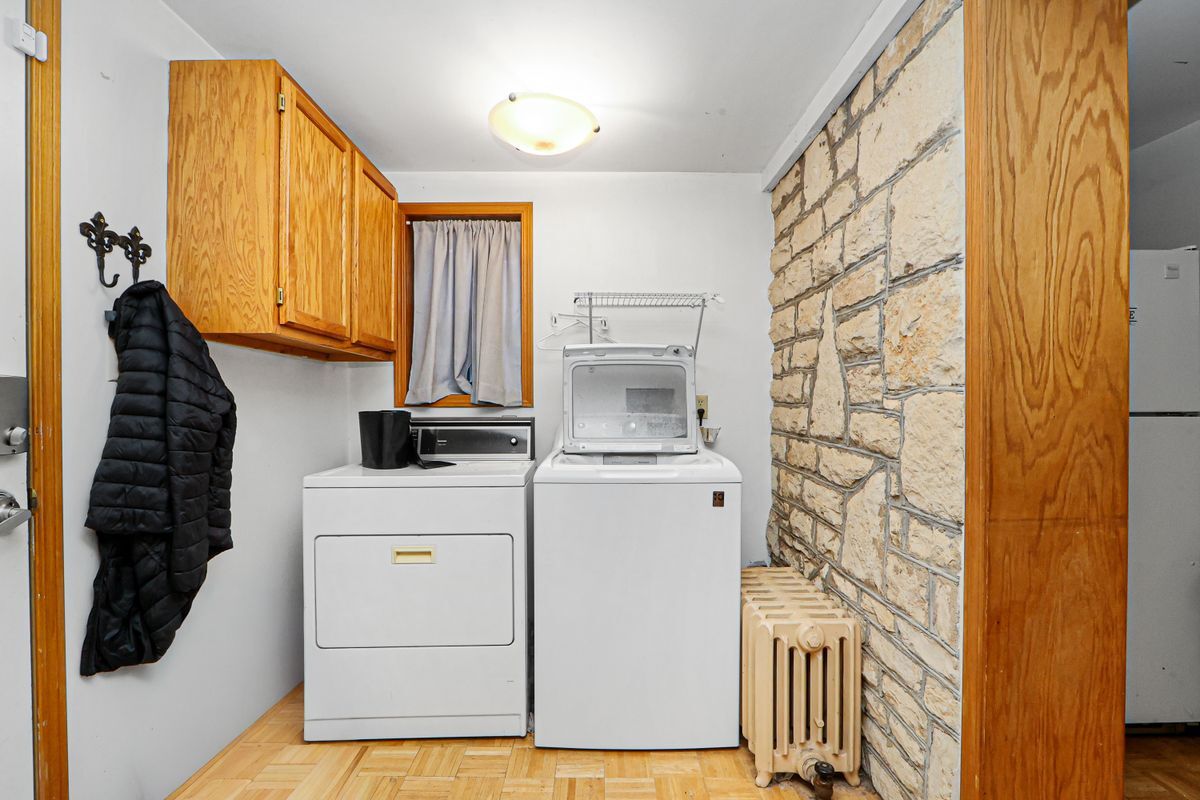 Building Photo - 727 Humboldt St