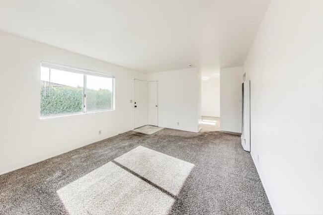 Building Photo - Spacious 2 Bed 1 Bath in San Leandro!