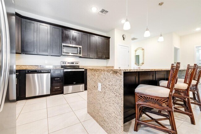 Building Photo - 520 Nogales Ct