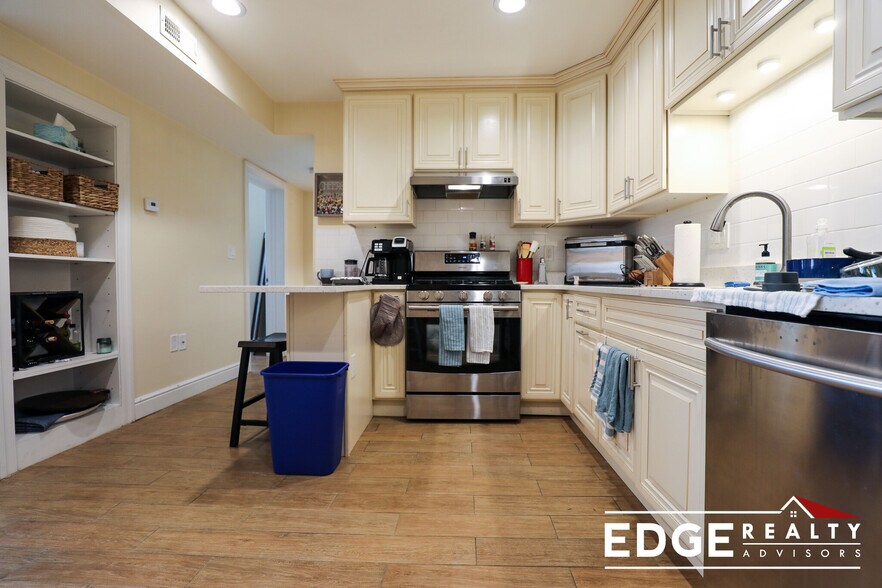 Building Photo - 1526 Commonwealth Ave