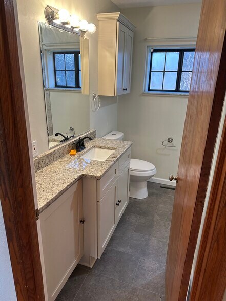 Building Photo - 133 Hidden Cove