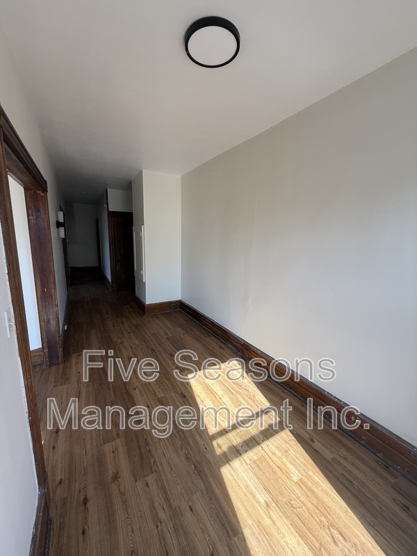 Building Photo - 258 Pearl St