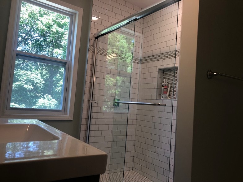 Building Photo - 362 Clinton St