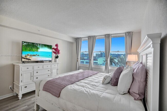 Building Photo - 2501 S Ocean Dr