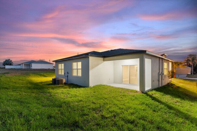 Building Photo - Deposit-Free! Modern, energy efficient hom...