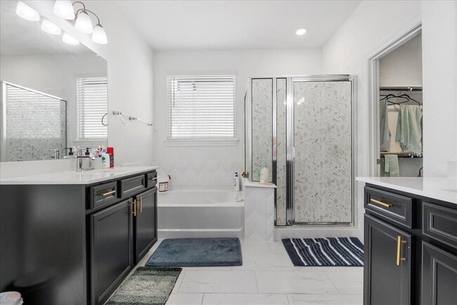 Building Photo - 240 Inlet Ln