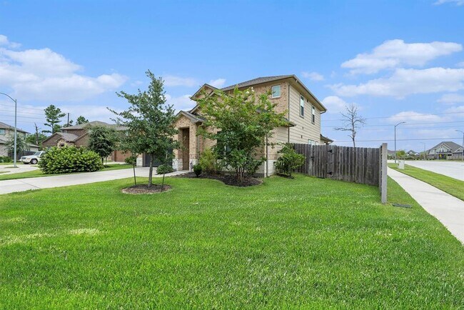 Building Photo - 2211 E WInding Pines