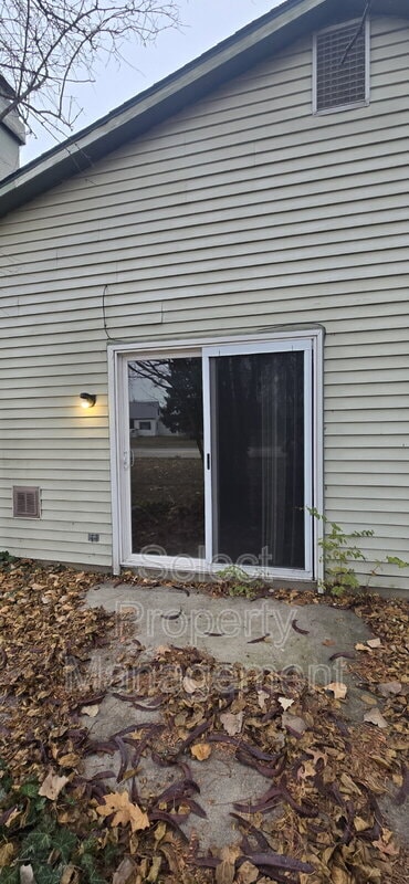 Building Photo - 3519 Shoaff Park River Dr