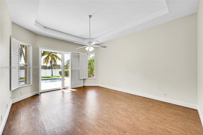 Building Photo - 512 NW 120th Dr