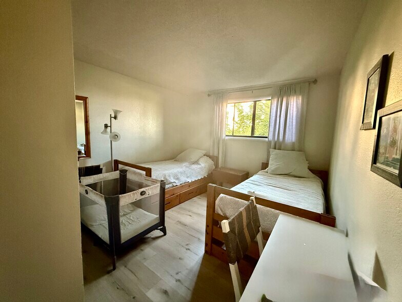 Bed 2 - 3375 Foothill Rd