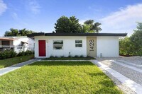 Building Photo - 1428 NE 153rd Terrace