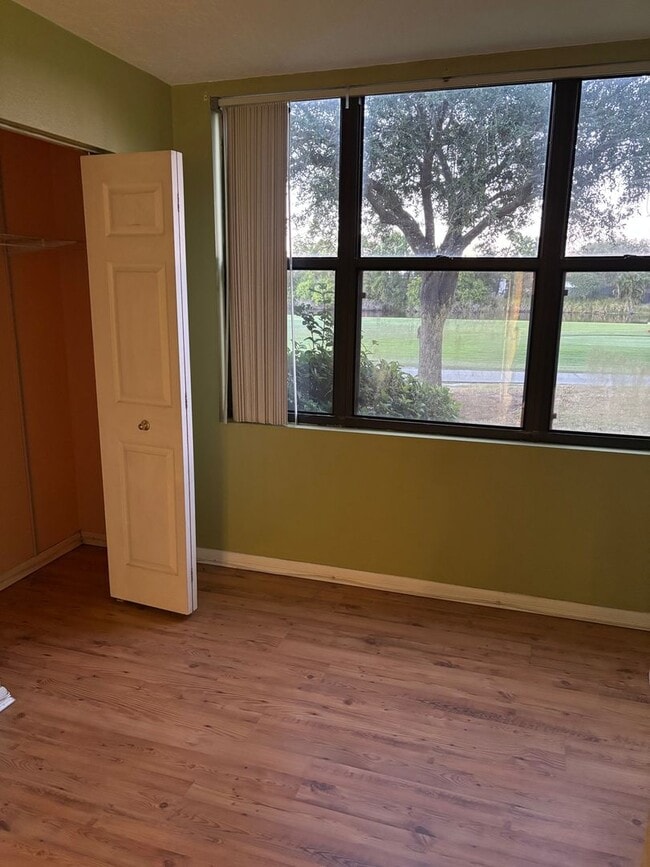 Building Photo - Charming 2BR Condo in Clearwater