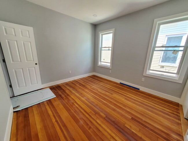 Building Photo - 31 Faywood Ave