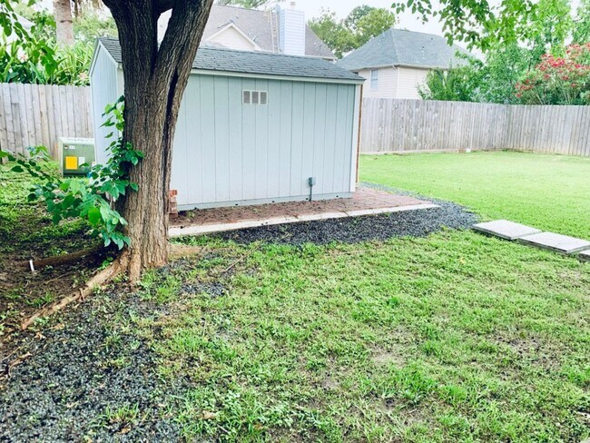 Building Photo - 5739 Henniker Dr