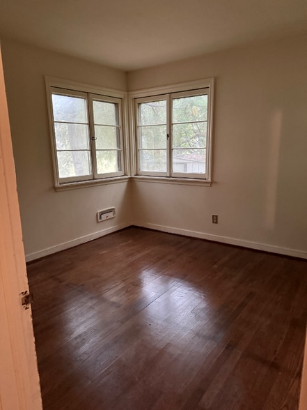 Building Photo - 104 Warnock Rd