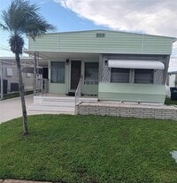 Building Photo - 711 51st Ave Dr W
