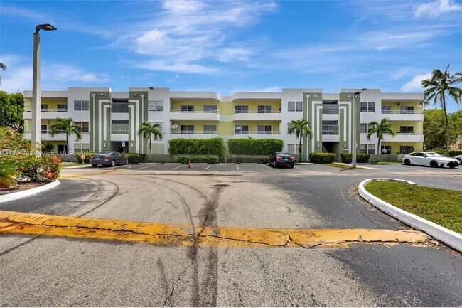 Building Photo - 10755 SW 108th Ave