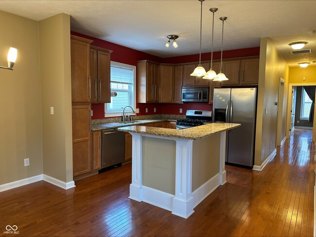 Building Photo - 1720 Yandes St