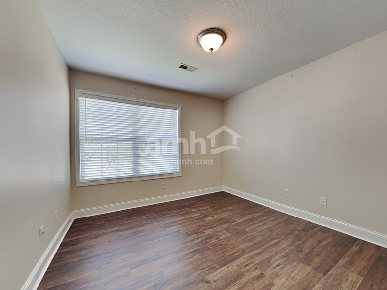 Building Photo - 4905 Ivy Rose Dr