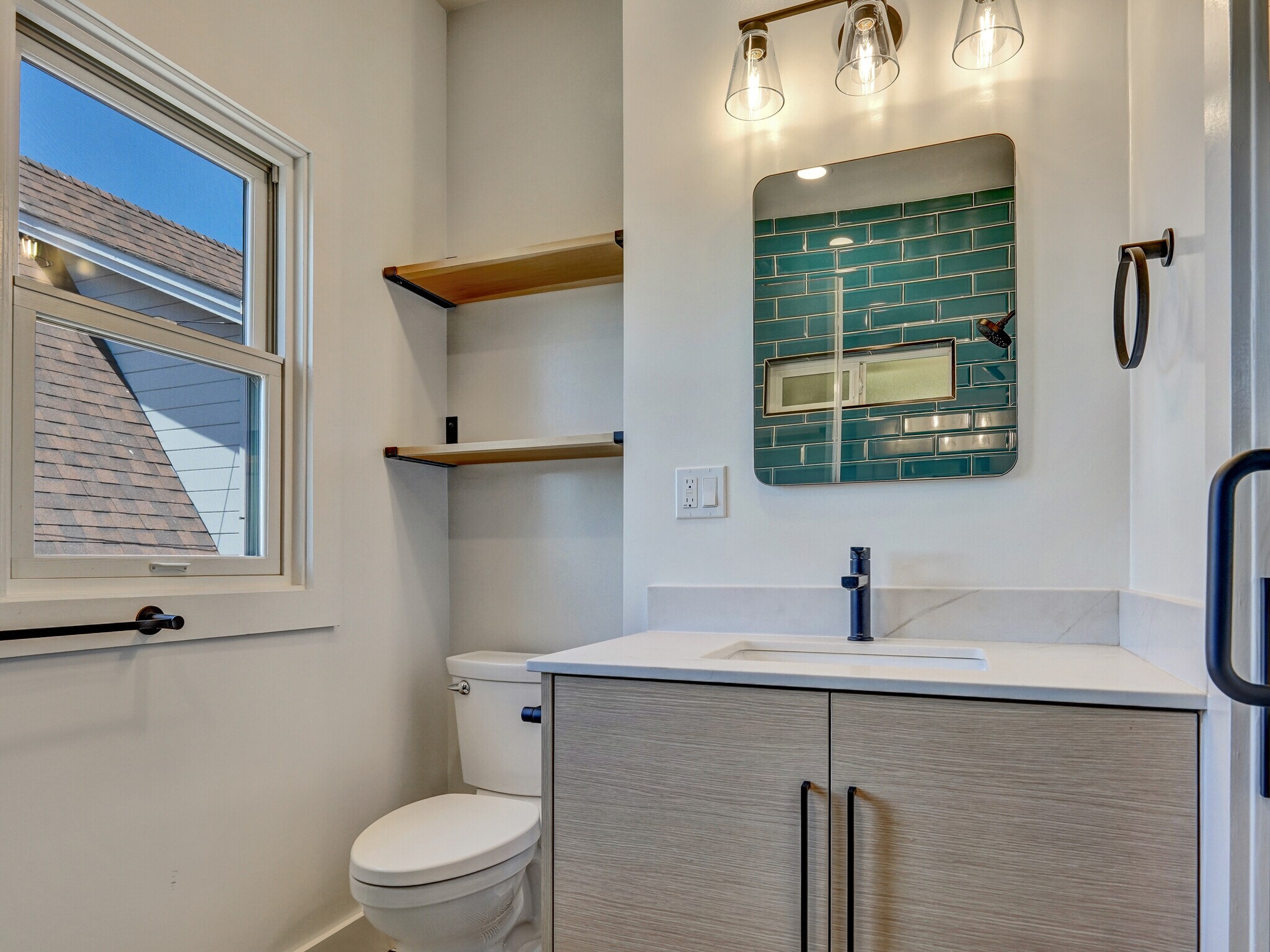 Building Photo - 1075 43rd St