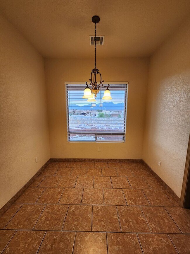 Building Photo - 2105 San Patricio Loop