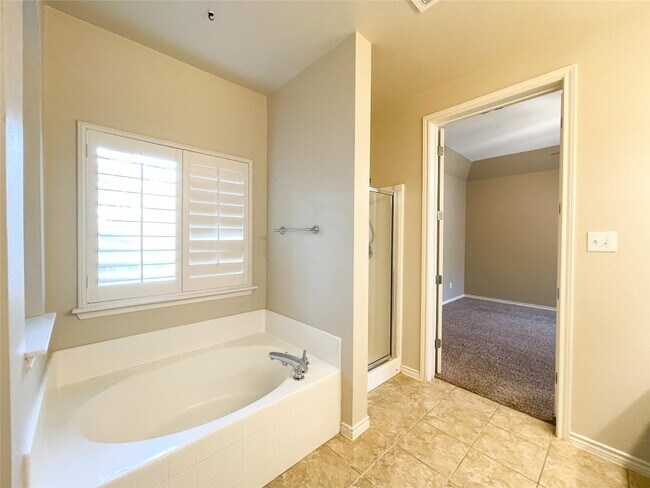 Building Photo - 2605 Tumbling River Dr