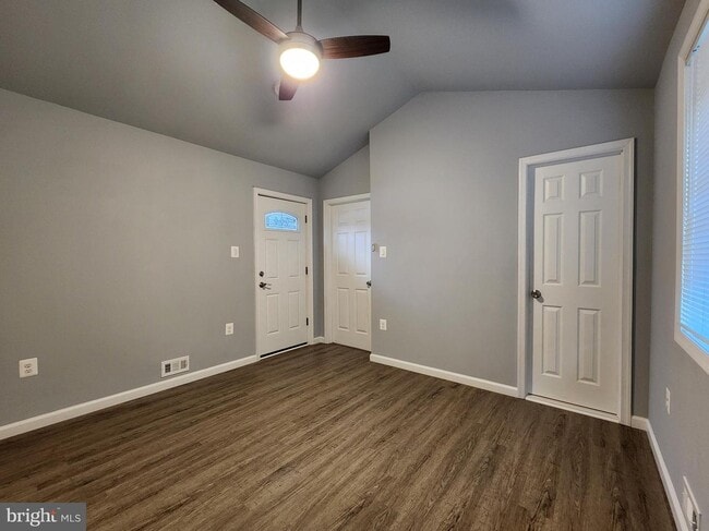 Building Photo - 502 Roberts Dr NW