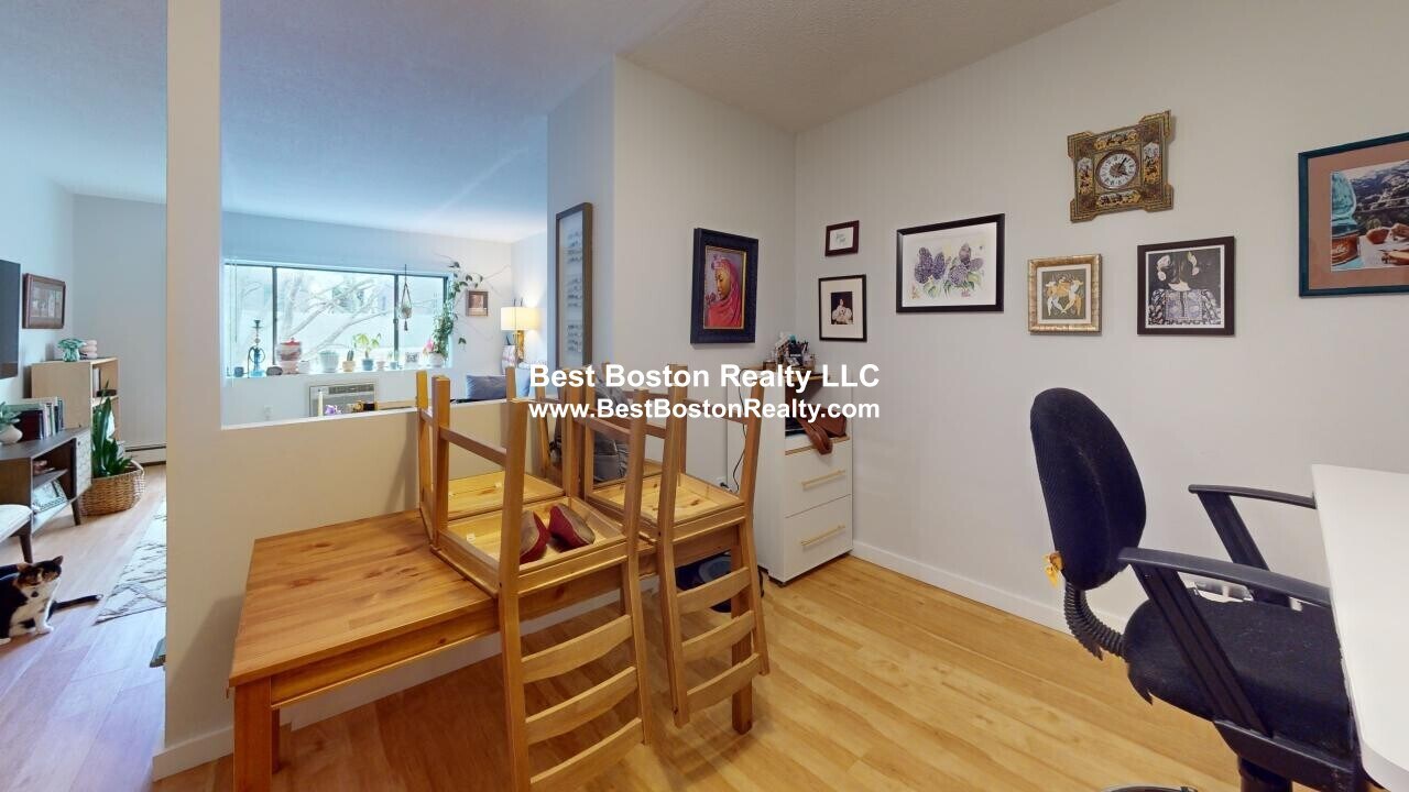 Building Photo - 19 Central St