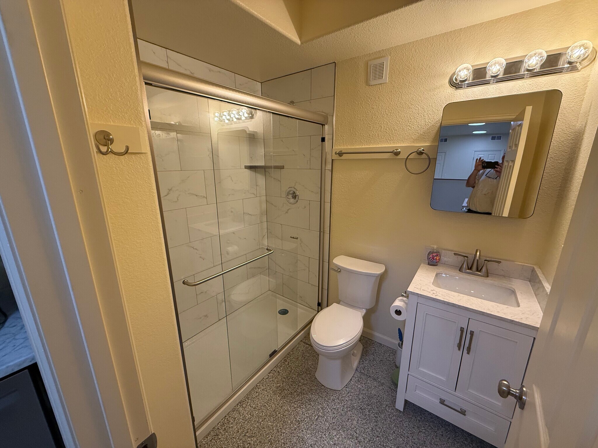 Building Photo - 930 Sugar Mill Ave