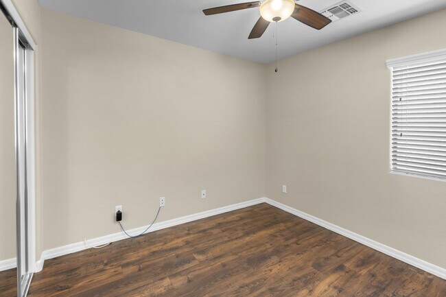 Building Photo - Buckeye Home
