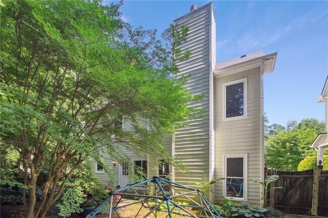 Building Photo - 2979 Rosebrook Dr