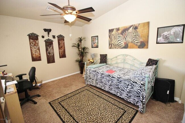 Building Photo - Furnished 3 Bedroom - 2 Bath Pool Home