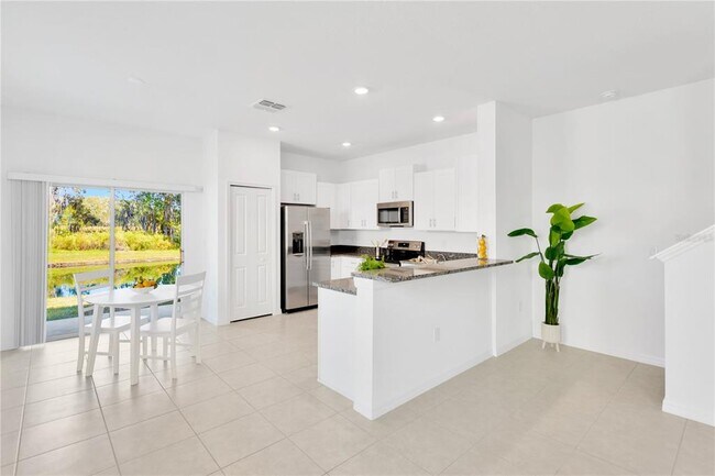 Building Photo - 6032 Shiner St