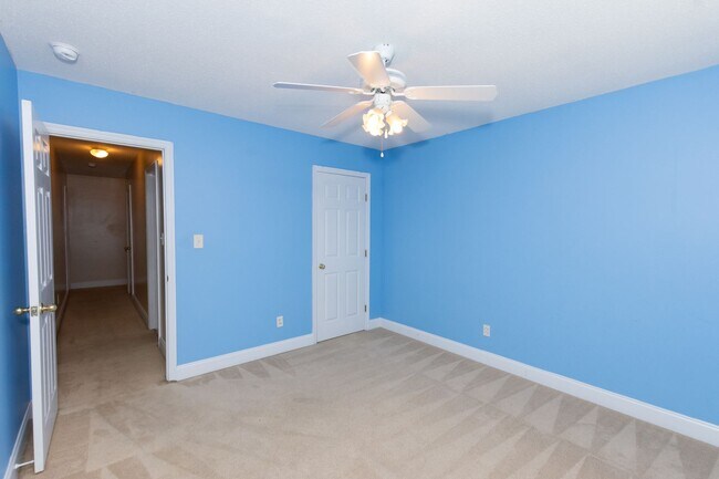 Building Photo - Great home in Hubert