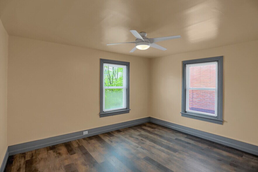 Bedroom 3 - 844 Memorial Ave