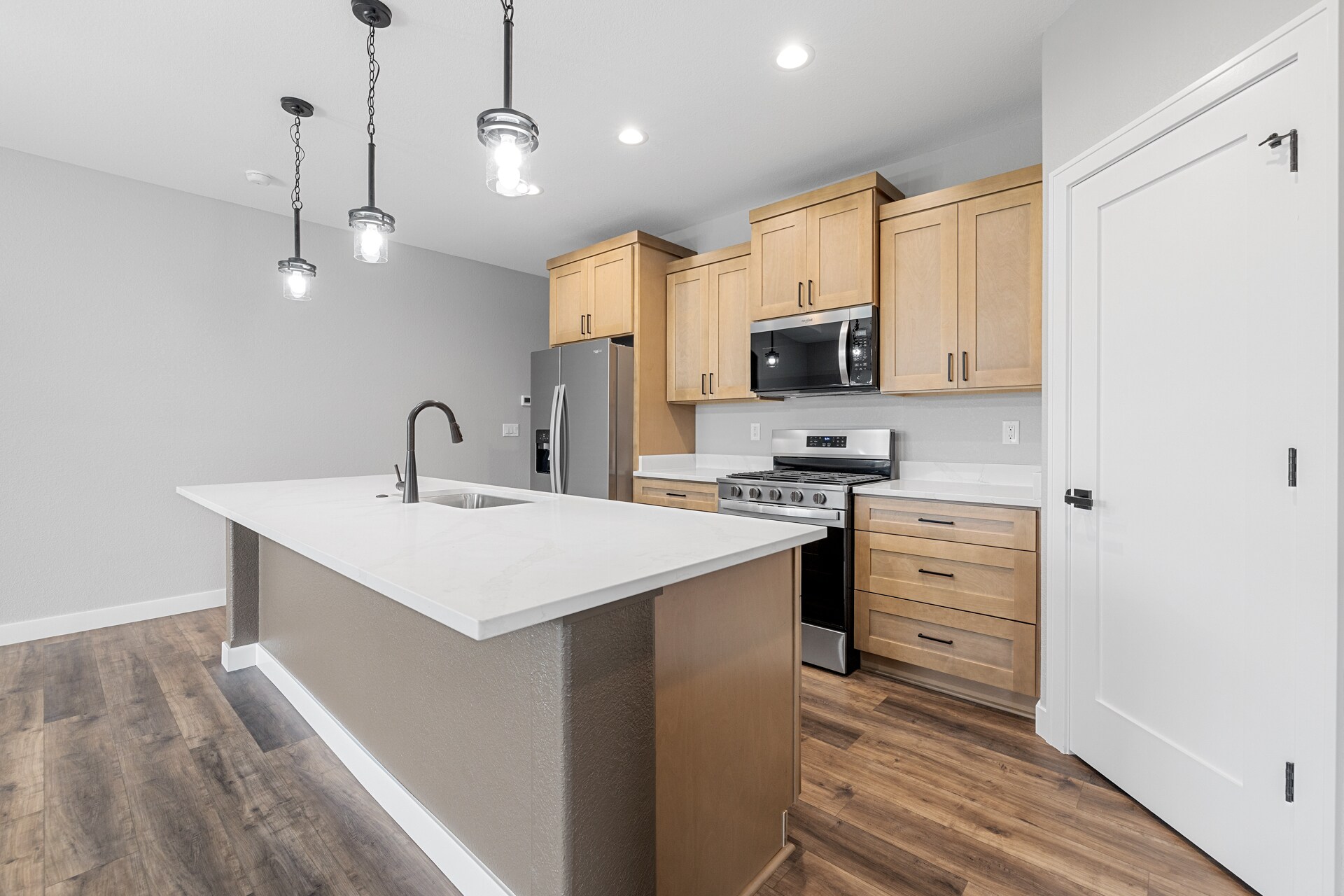 Building Photo - 1867 Woodland Way