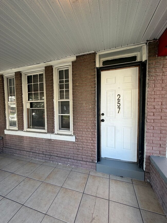 Building Photo - 257 Highland Ave