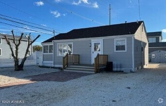 Building Photo - 112 Kerr Ave