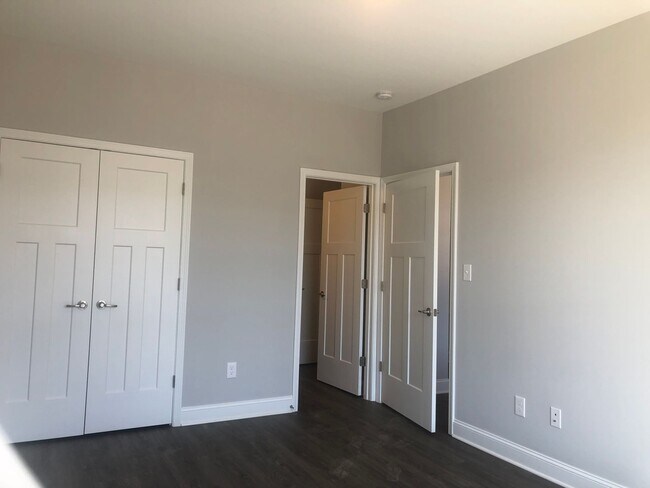Building Photo - 7557 Long Shot Ln