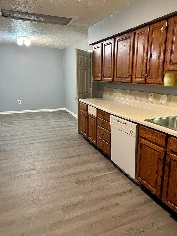 Building Photo - 426 N Rock Rd