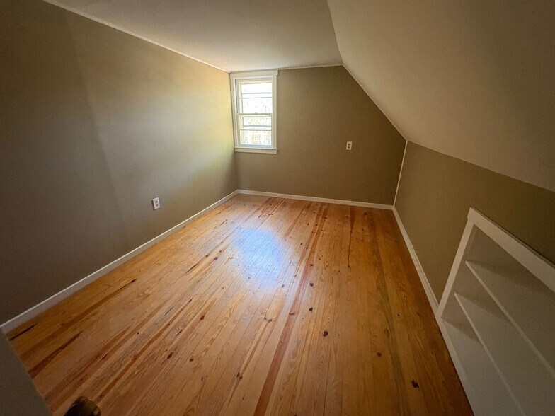 Building Photo - 200 Burr Street Ext