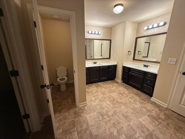 Building Photo - 2056 Tweed Dr