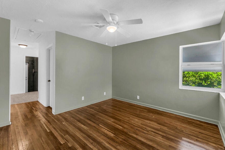 Building Photo - 434 49th St