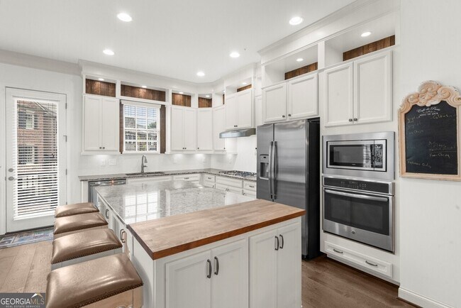 Building Photo - 410 Rose Garden Ln