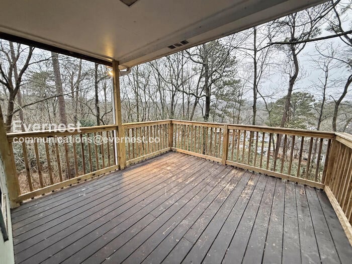 Building Photo - 1104 Oak Creek Trail