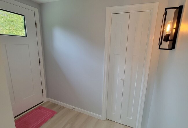 Building Photo - Remodeled Single Family home in Milton