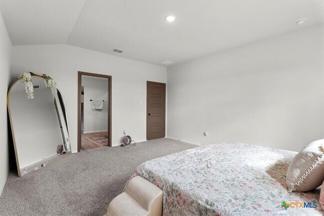 Building Photo - 410 Kayden Pt